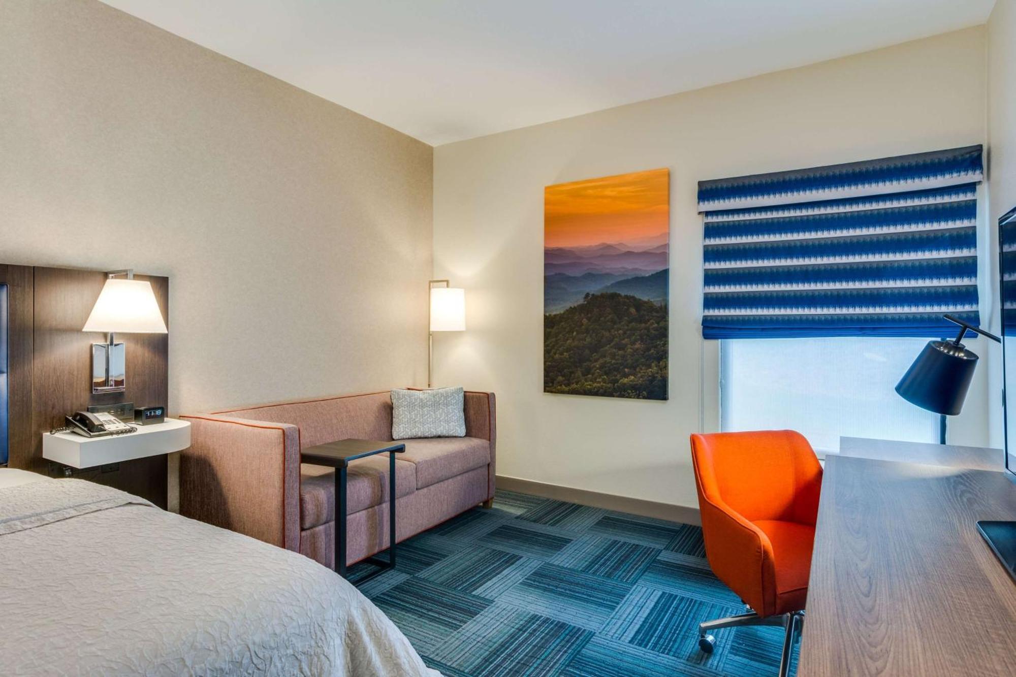 Hampton Johnson Hotel