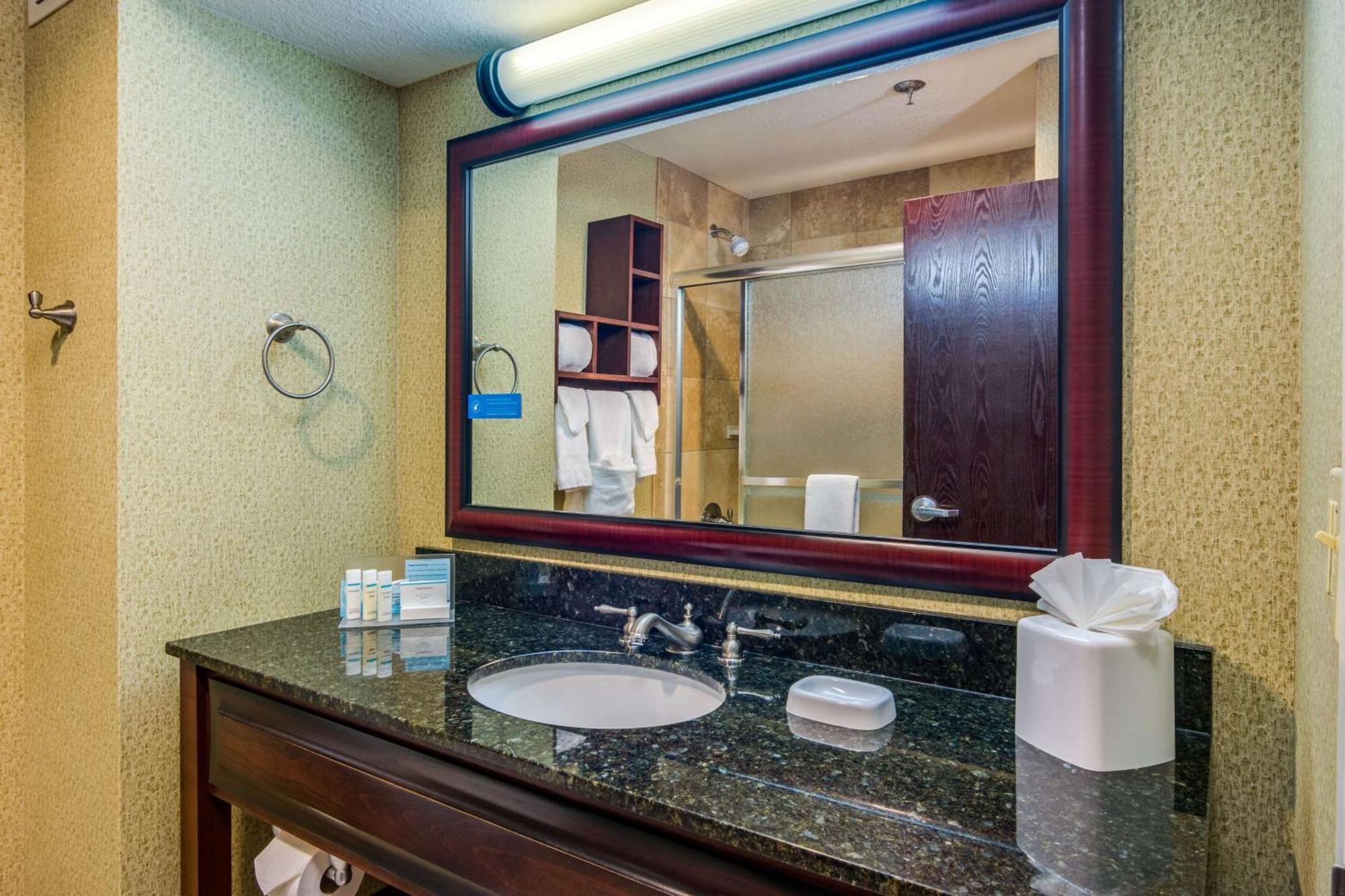 Hampton Johnson Hotel