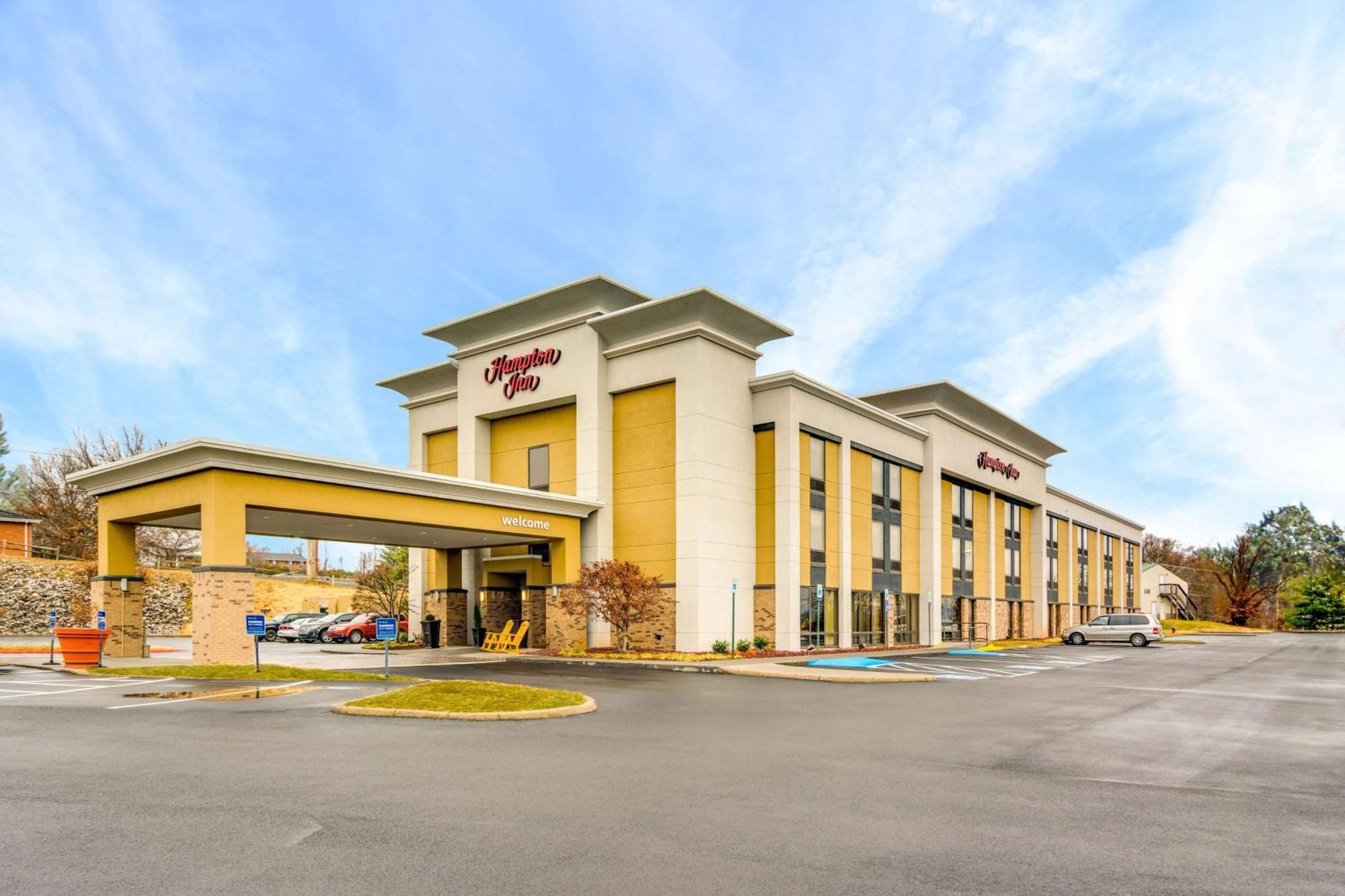 Hotel Hampton Johnson